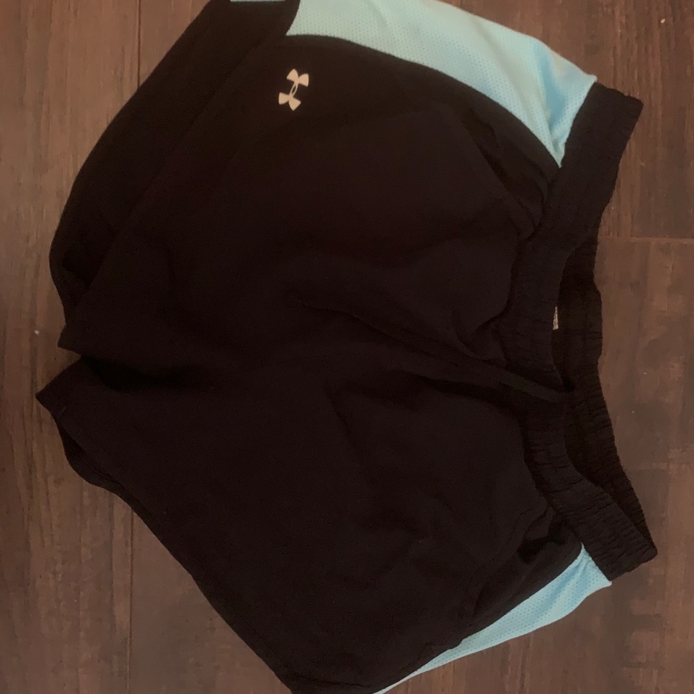 4 pairs of under armor shorts size small